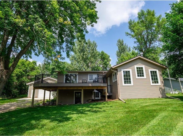 7130 153rd Avenue NE, New London Twp, MN 56288