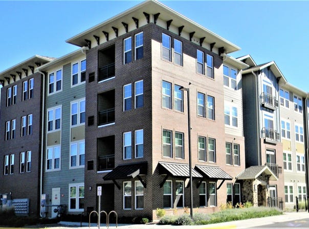 670 E Algonquin Road, Schaumburg, IL 60173