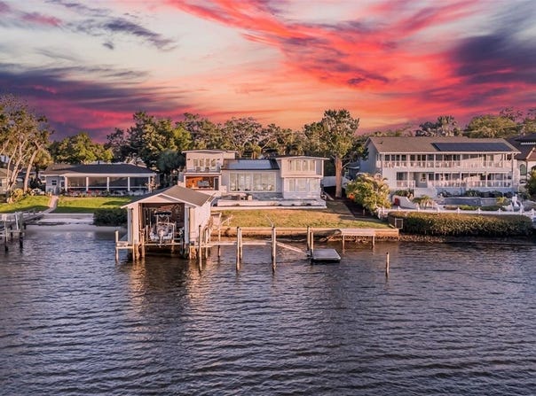 915 BAYSHORE DRIVE, TARPON SPRINGS, FL 34689