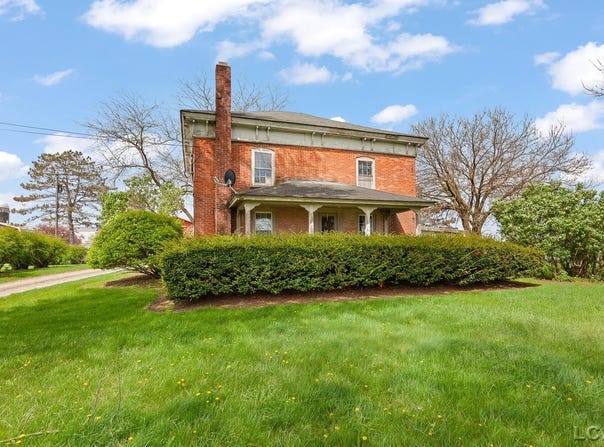 8720 Sharon Hollow, Manchester, MI 48158