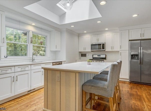5 Persimmon Way, Springfield Twp., NJ 07081-3605