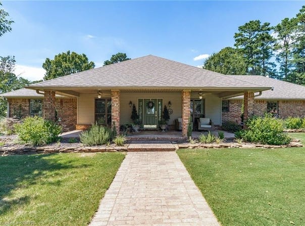 24802 Wolf Mountain  RD, Wister, OK 74966
