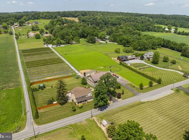 2271 VALLEY VIEW ROAD, NARVON, PA 17555