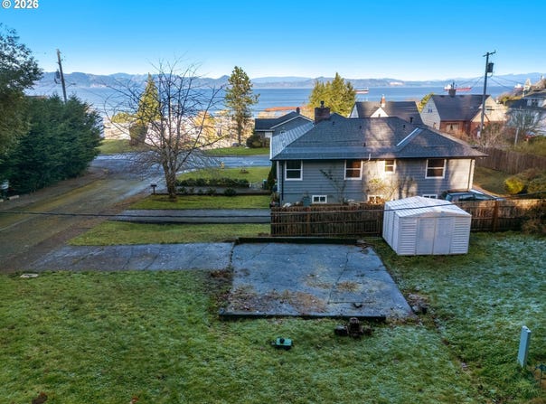 836 33RD St, Astoria, OR 97103