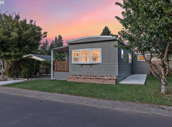 570 N 10th ST, Cornelius, OR 97113