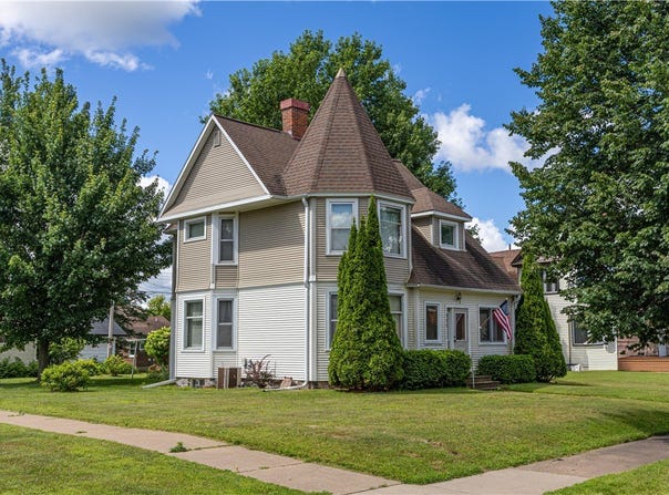 320 Miner Avenue E, Ladysmith, WI 54848