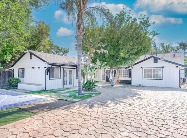 5726 Donna Avenue, Tarzana, CA 91356
