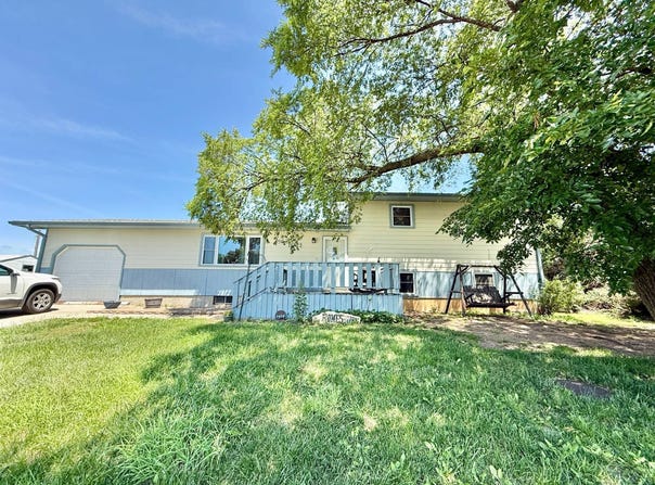 1021 N 4th St, Lincoln, KS 67455