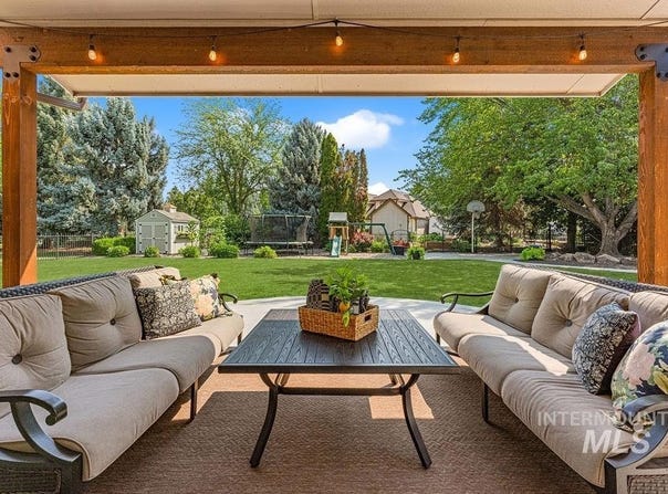 5298 N Hickory Tree Way, Boise, ID 83713