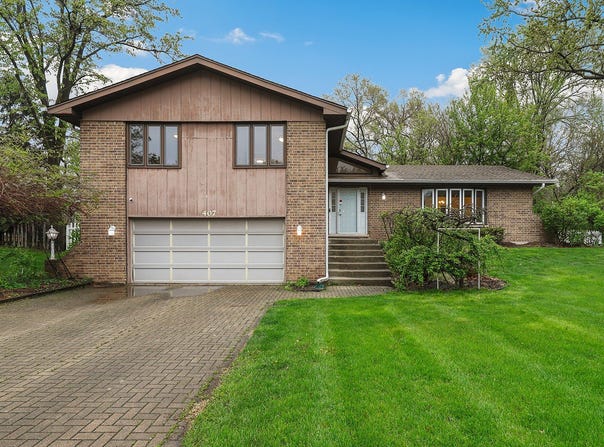 407 Brad Court, Naperville, IL 60565