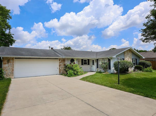 9925 N Country Knoll, New Haven, IN 46774