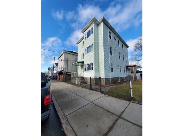 1124 Bedford St, Fall River, MA 02723
