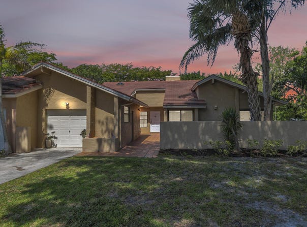 23265 Boca Club Colony Circle, Boca Raton, FL 33433