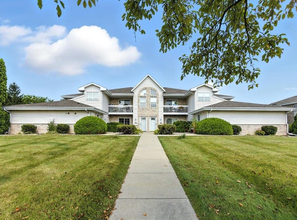 S83w19556 Apollo Dr, Muskego, WI 53150