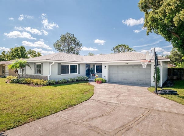 8428 AUBURN CIRCLE, ORLANDO, FL 32817