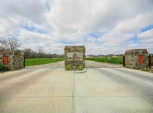 1001 Preserve Street, Weatherford, TX 76085