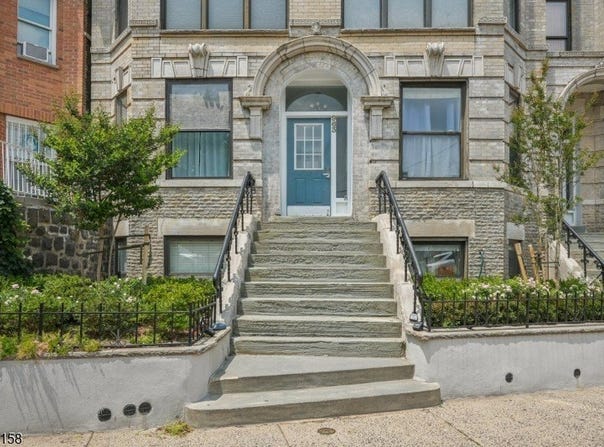 963-965 Blvd East, Weehawken Twp., NJ 07086-7163