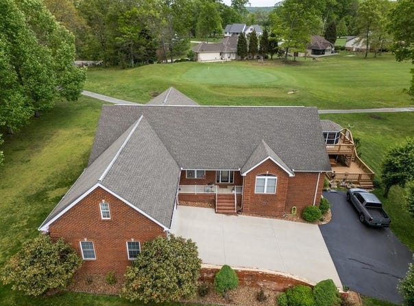320 E Iron Wood Cir, Crossville, TN 38571