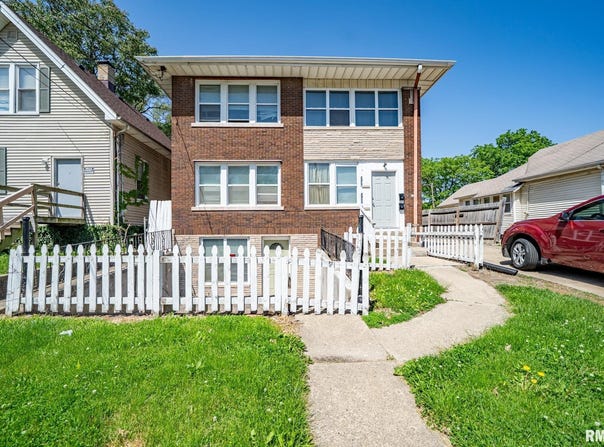 2405 N SHERIDAN Road, Peoria, IL 61604