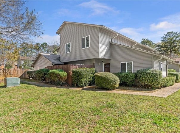4908 Willow Lane, Austell, GA 30106