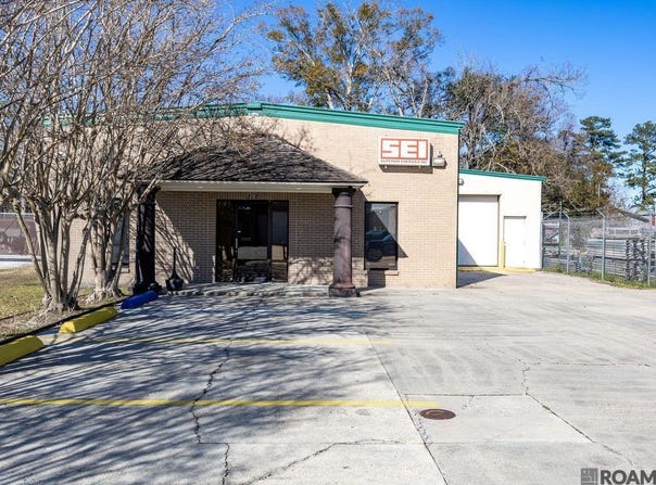 208 W Eastbank Ave, Gonzales, LA 70737