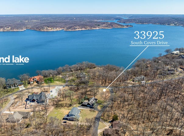33925 S Coves Drive, Afton, OK 74331