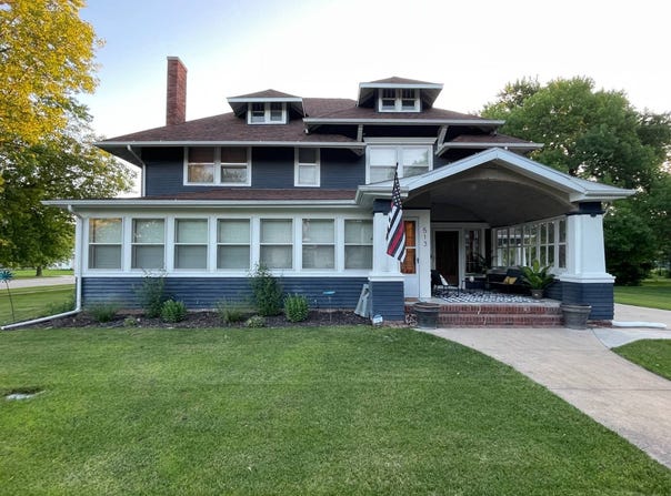 513 N 8th St, Loup City, NE 68853