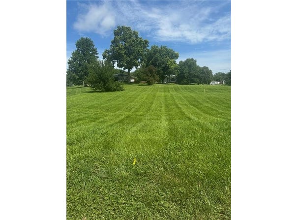 4311 Hidden Valley Drive, St Joseph, MO 64506