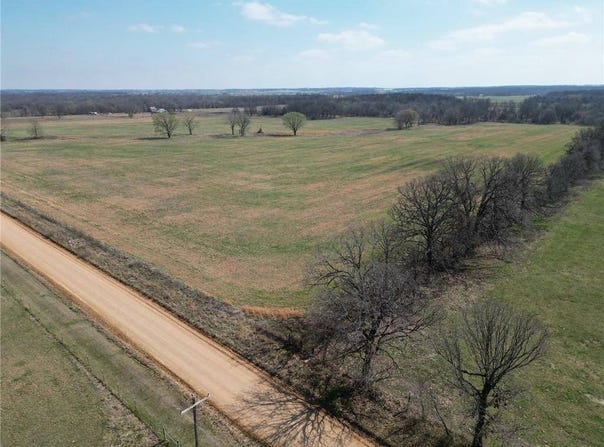 . E 380 Rd, Jay, OK 74346