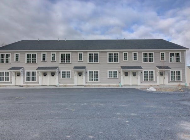 89 W Main St, Northborough, MA 01532