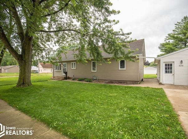 606 S Harriet Street, Algona, IA 50511