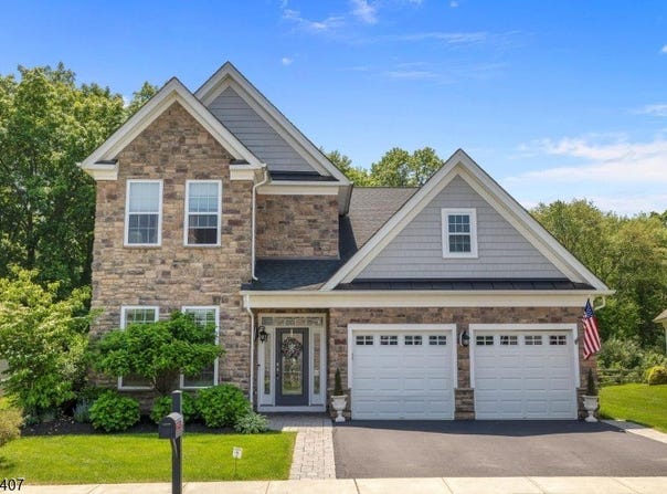 16 Gordon Way, Mount Olive Twp., NJ 07836-4427
