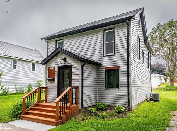 621 1St Street, Traer, IA 50675