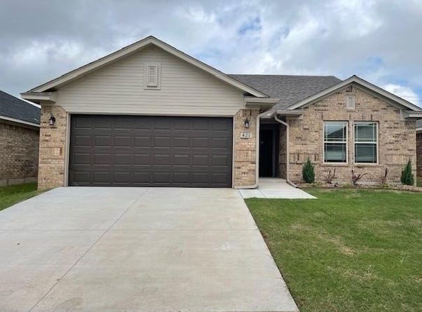 421 Compass Drive, Yukon, OK 73099