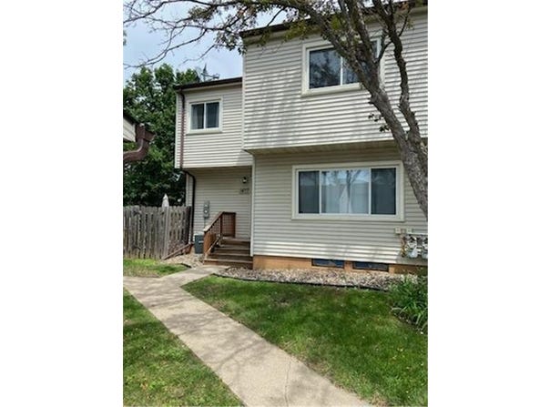 1477 Woodview Avenue E, Eagan, MN 55122