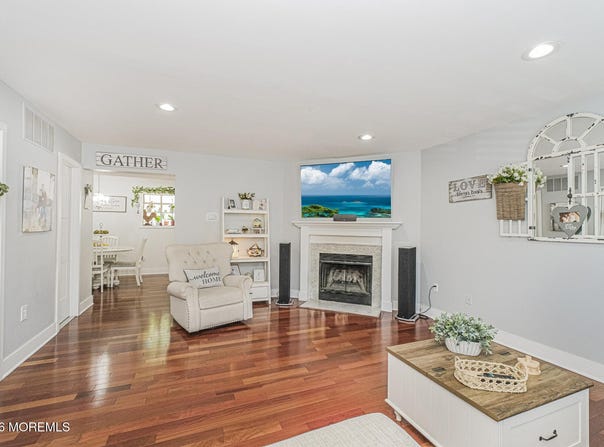 4 Shilling Way, Jackson, NJ 08527