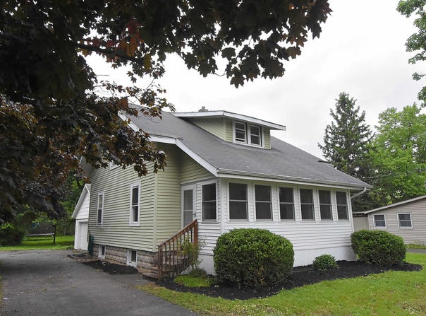 1602 Etna Avenue, Huntington, IN 46750-4132