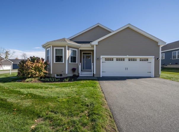 47 Blackstone Drive, Raymond, NH 03077