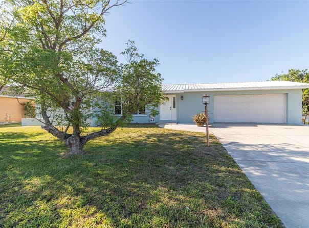 22465 LEWISTON AVENUE, PORT CHARLOTTE, FL 33952