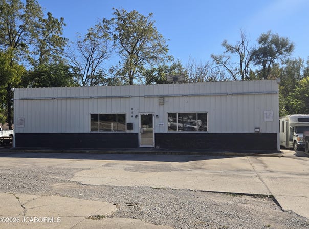 214 W 4TH Street, Fulton, MO 65251