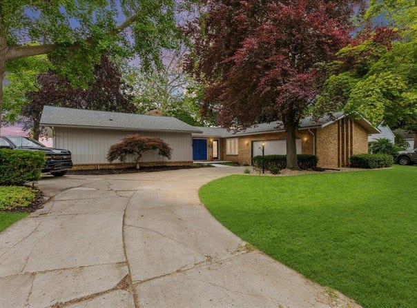 303 E Huron River Drive, Belleville, MI 48111