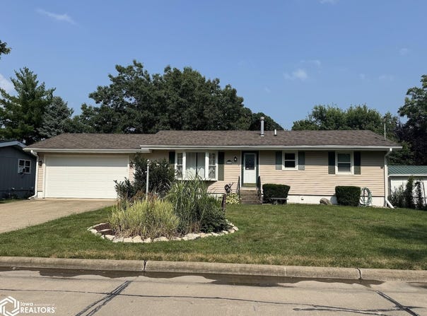 114 Centennial Drive, Mediapolis, IA 52637