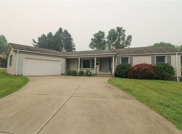 2985 Heatherbrae Drive, Youngstown, OH 44514