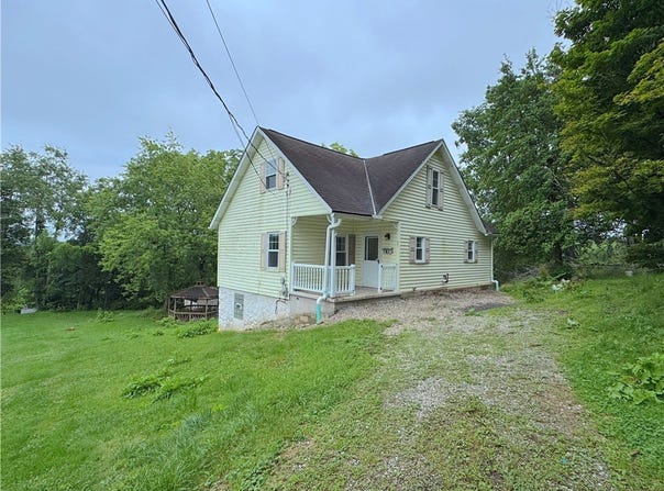 45 7th St, Sewickley Twp, PA 15637