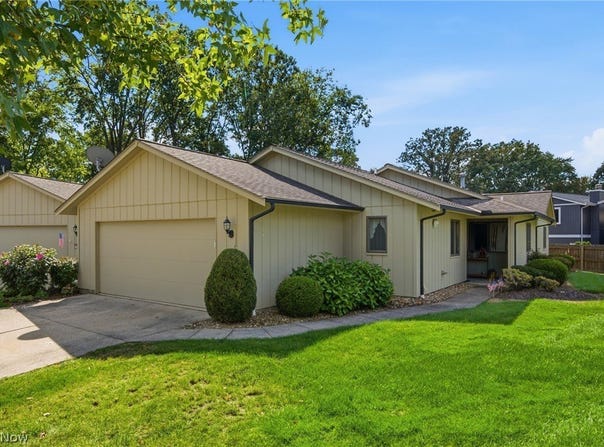 19407 Co Moor Boulevard, Strongsville, OH 44149