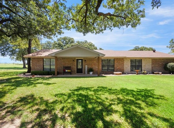 1731 Redbird Lane, Bowie, TX 76230
