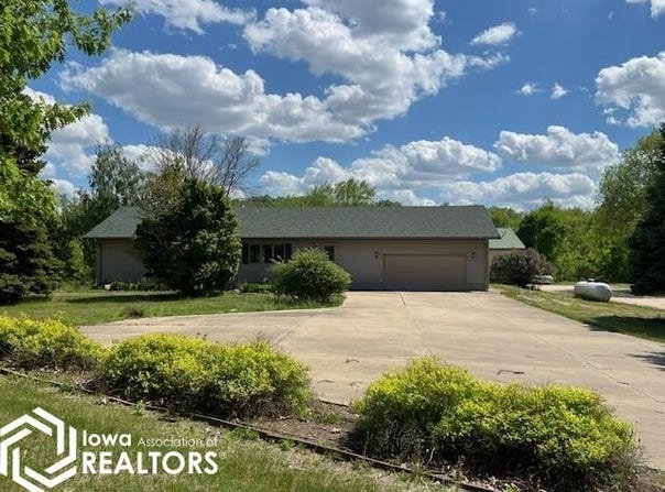 3340 Emmett Avenue, Woolstock, IA 50599