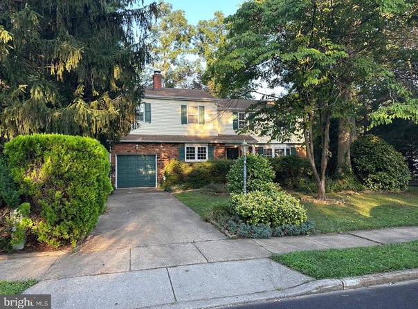 17 BLATHERWICK DRIVE, BERLIN, NJ 08009