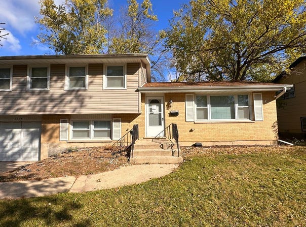 3214 Birchwood Drive, Hazel Crest, IL 60429