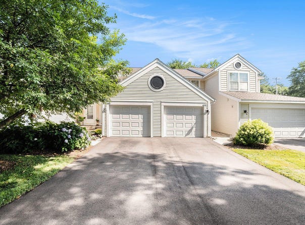 695 Sun Chase Drive, Holland, MI 49424
